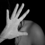 KRIZA MED ŠTIRIMI STENAMI: Epidemija COVID-19 in nasilje v družini